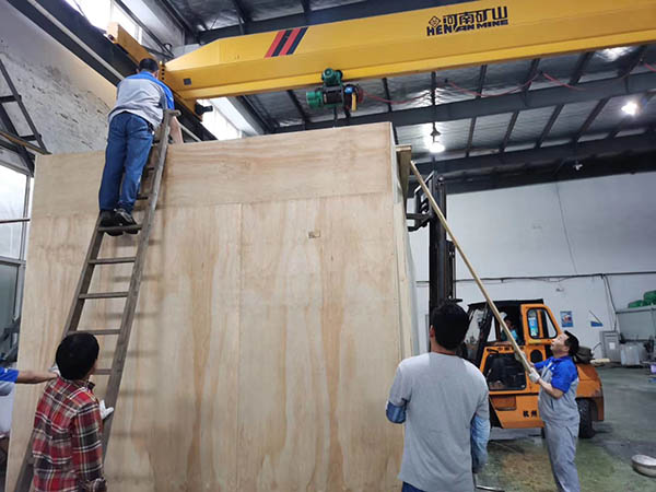 胡埭膠合板箱運輸裝卸過程中注意 胡埭膠合板箱運輸裝卸過程中注意